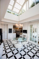 Zarif ve özel, havuzlu, manzaralı şehir evi – Görsel 20