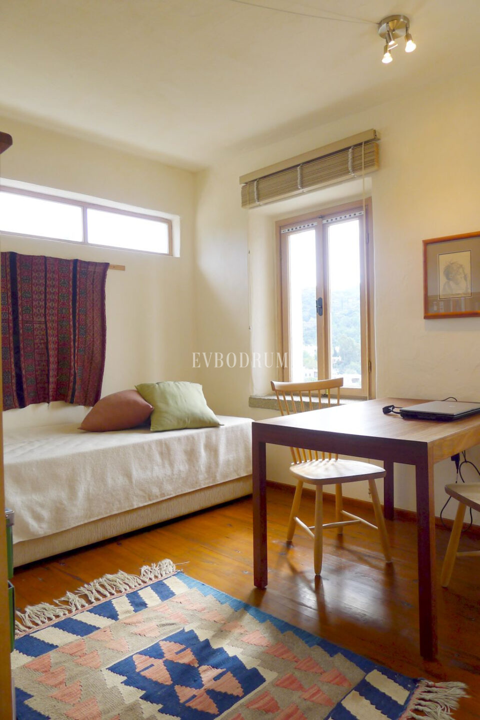 Havuzlu ve Panoramik Deniz Manzaralı Şık Ev – Görsel 6