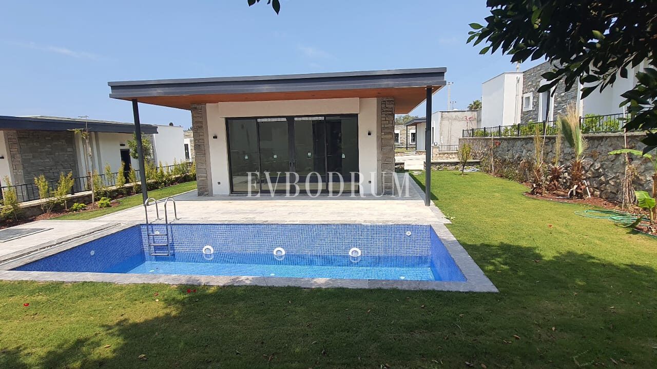 Plaja Yakın Ortak Havuzlu Tek Katlı Evler