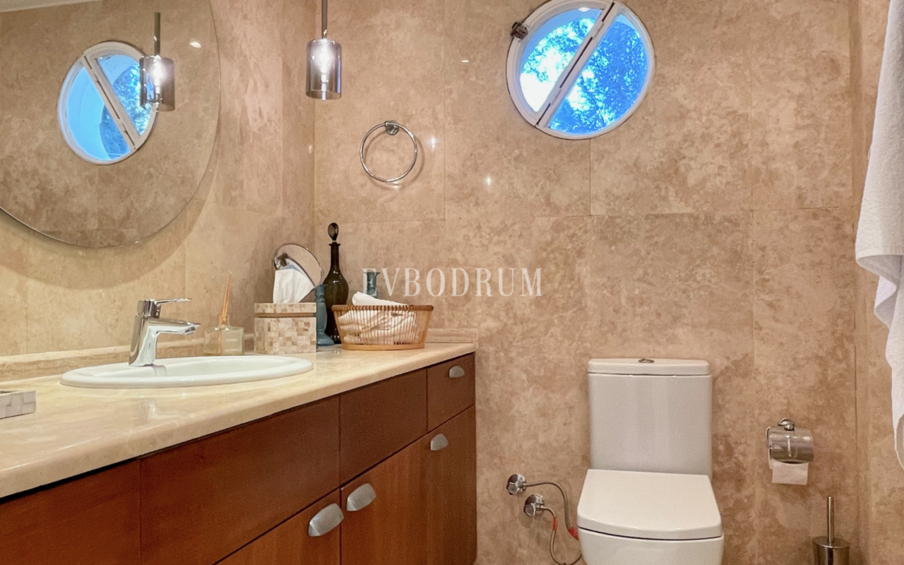 Yazlık kiralık villa, deniz manzarası ve özel havuz, 8 misafir