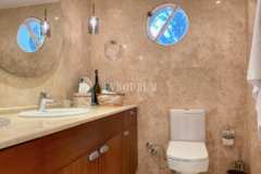 Yazlık kiralık villa, deniz manzarası ve özel havuz, 8 misafir