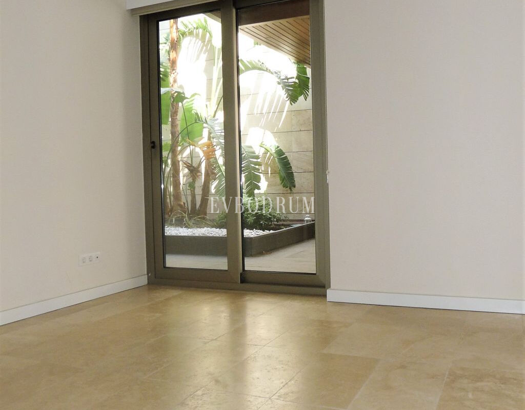 Bodrum Merkez’de Kale manzaralı, teraslı daire