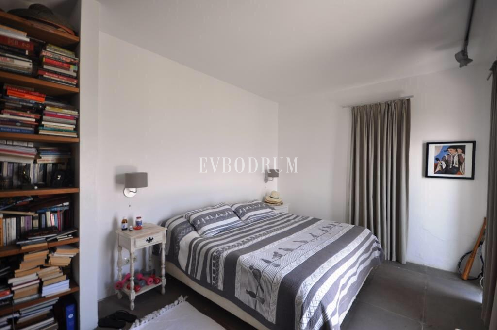 Yahşi’nin en güzel tepesinde, panoramik manzaralı havuzlu villaa