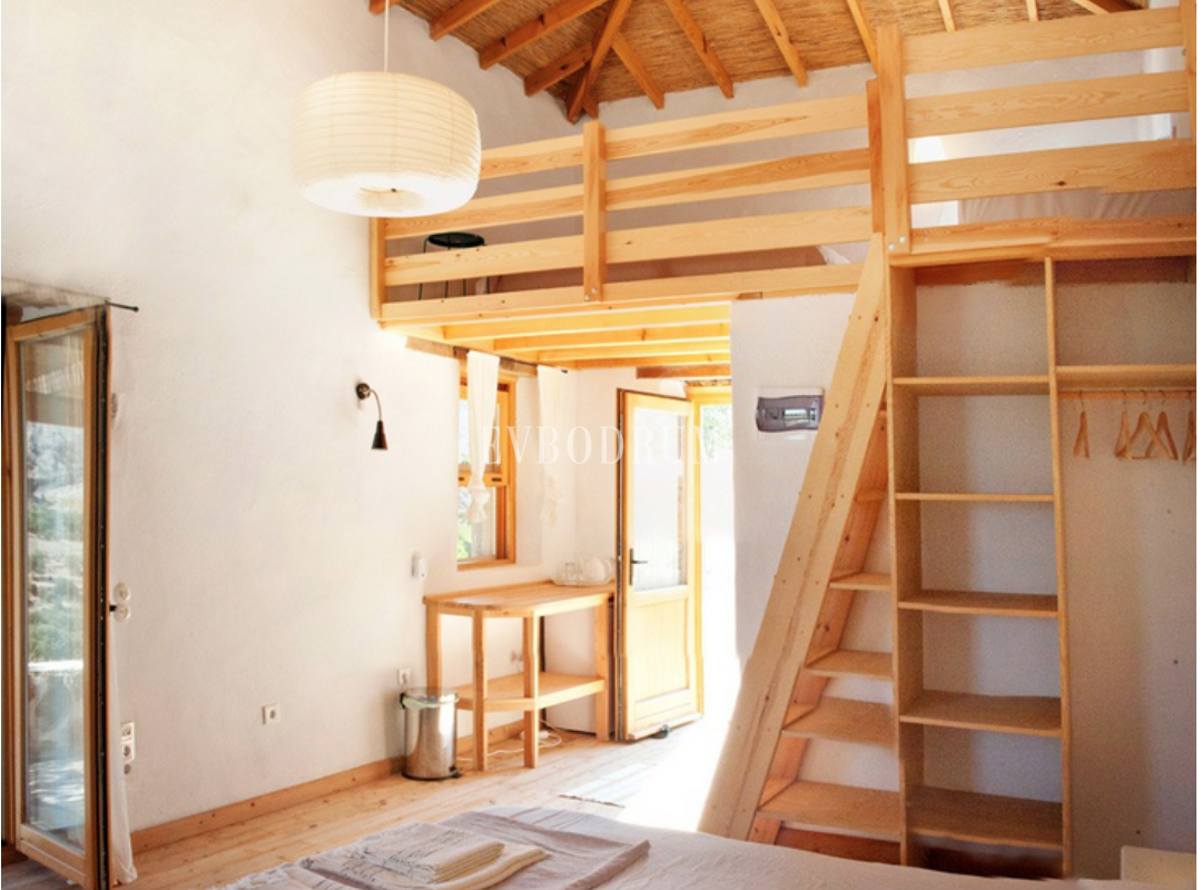 10.000 m2 Arsa İçinde 8 Bağımsız Taş Ev