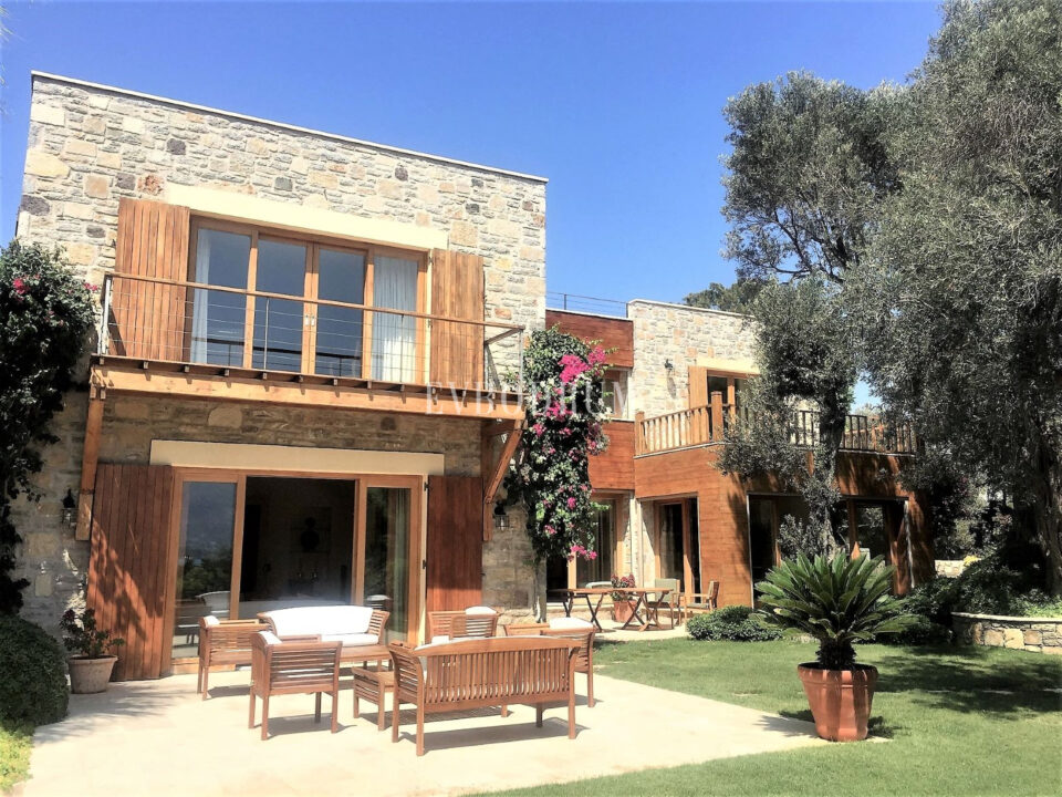 Denize 50 Metrelik Mesafede Kiralık Lüks Villa – Görsel 2