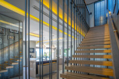 Plajlı sitede, özel havuzlu villa