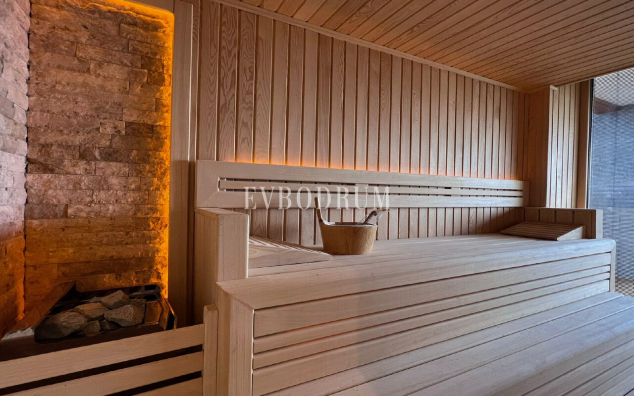 Yeni tamamlanmış, deniz manzaralı, özel havuzlu ve bahçeli villa