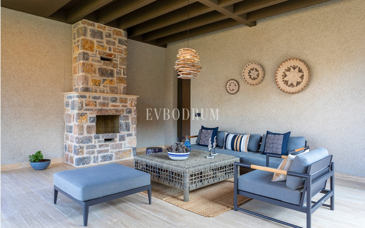 Yeni Proje: Denize Sıfır, Geniş, Havuzlu villa