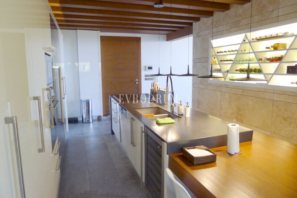 Yalikavak koyu manzarasına hakim malikane – 14B Kitchen2