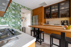 Merkezi lokasyonda zarif, tek katlı, havuzlu villa