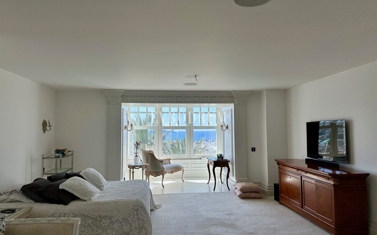 Zarif ve özel, havuzlu, manzaralı şehir evi