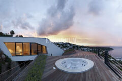 Özel Havuzlu ve Denize Erişimi Olan Lüks Villalar