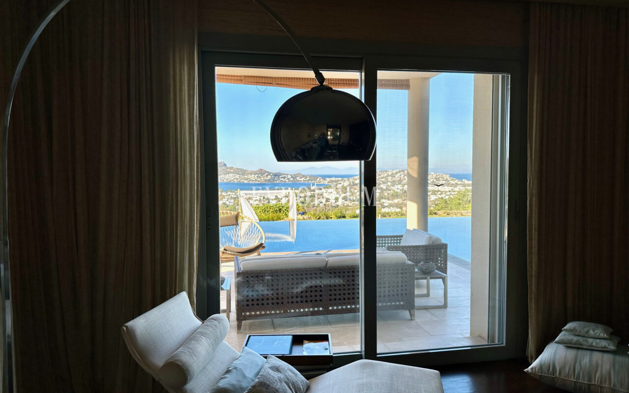 Yalıkavak Körfezi ve Marina Manzaralı Özel Villa