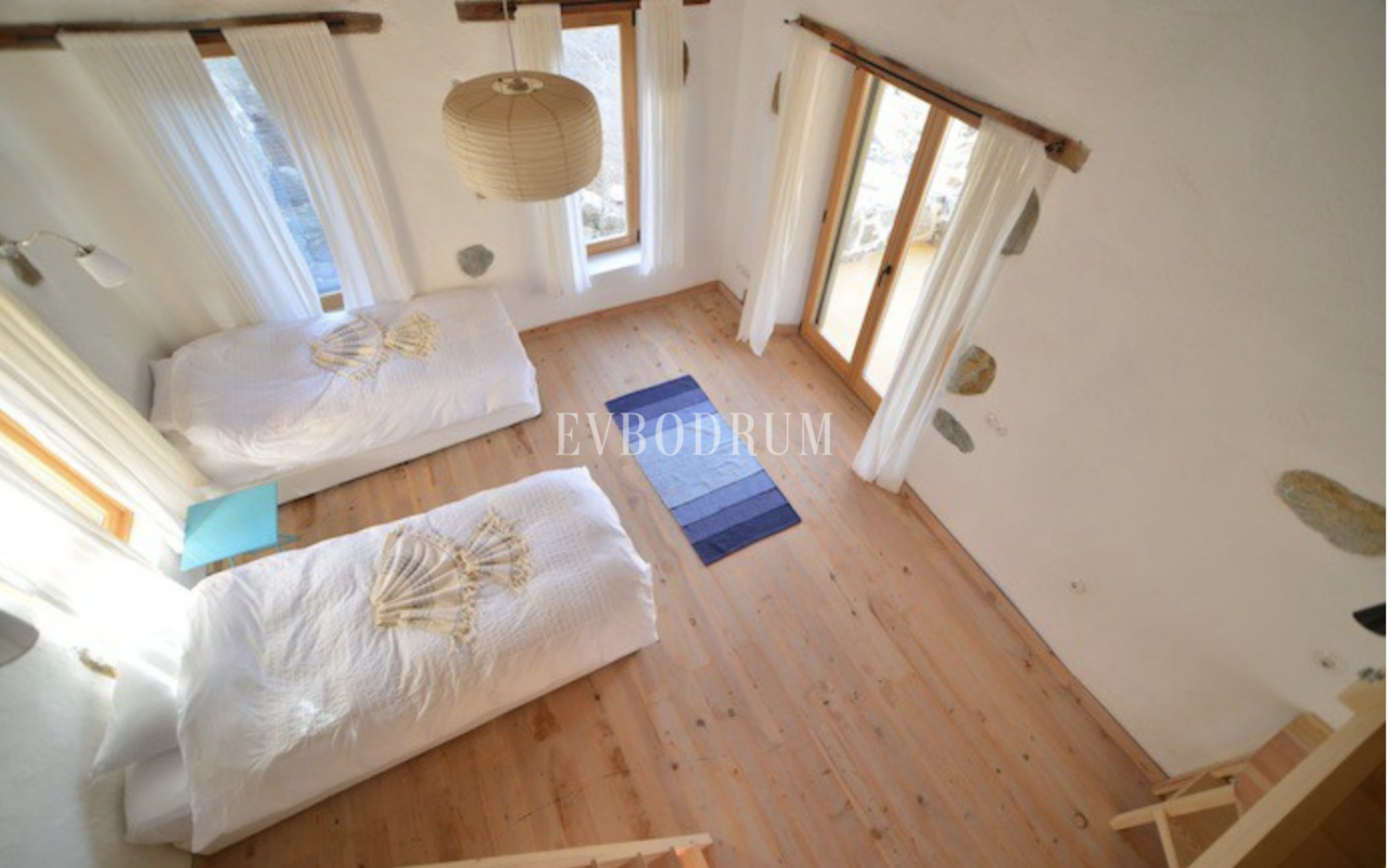 10.000 m2 Arsa İçinde 8 Bağımsız Taş Ev