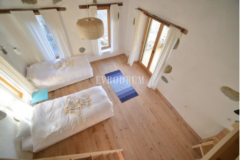 10.000 m2 Arsa İçinde 8 Bağımsız Taş Ev