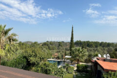 7.970 m2 arazi içinde harika, havuzlu taş ev ve misafirhanesi