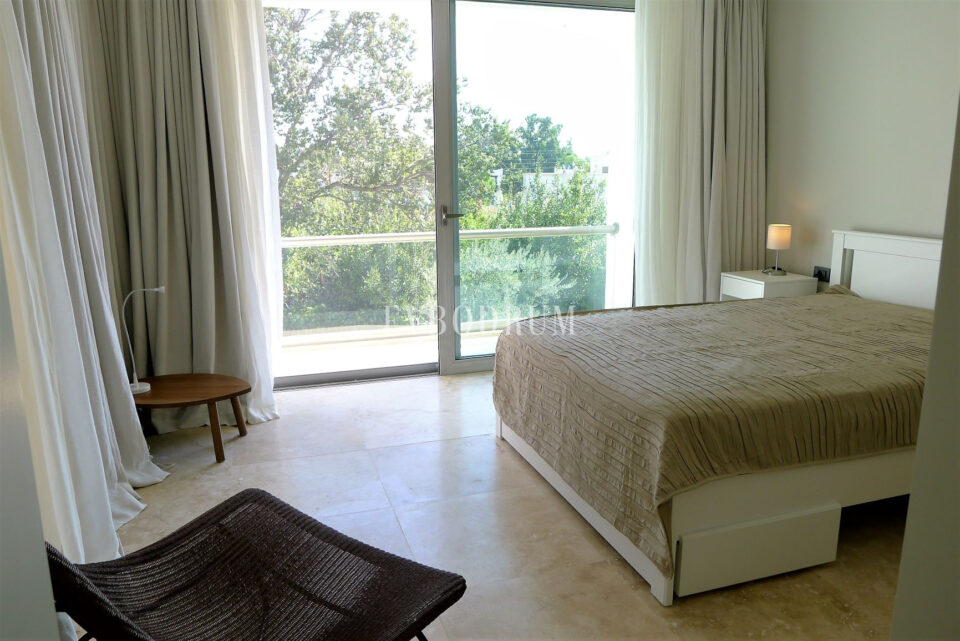 Havuzlu Yeni Villa, Sahile 5 Dakika Yürüme Mesafesinde, Haftalık Kiralık – Görsel 3