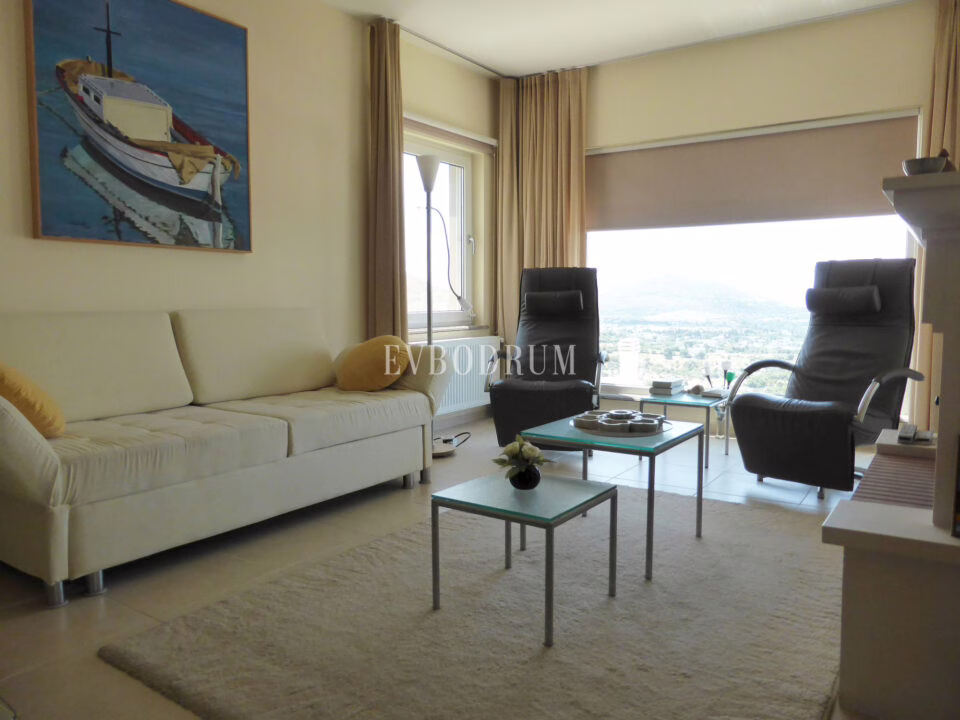Deniz manzaralı, ortak havuzlu tripleks villa – Görsel 6