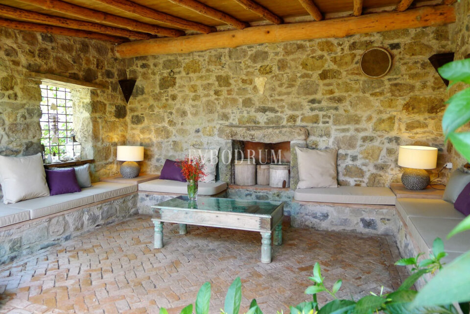 Özel havuzlu kiralık taş villa – Görsel 7