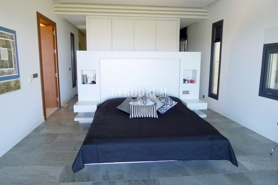 Yalikavak koyu manzarasına hakim malikane – Bedroom1