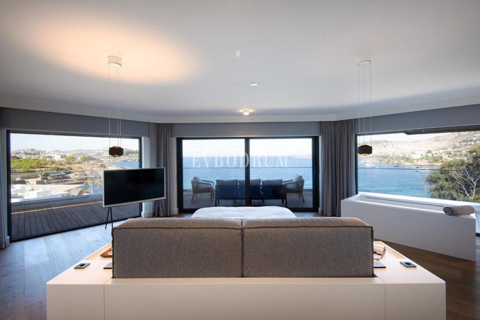 Yalıkavak'ta denize sıfır, özel iskeleli lüks villa – Görsel 17