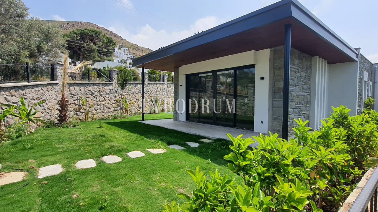 Plaja Yakın Ortak Havuzlu Tek Katlı Evler