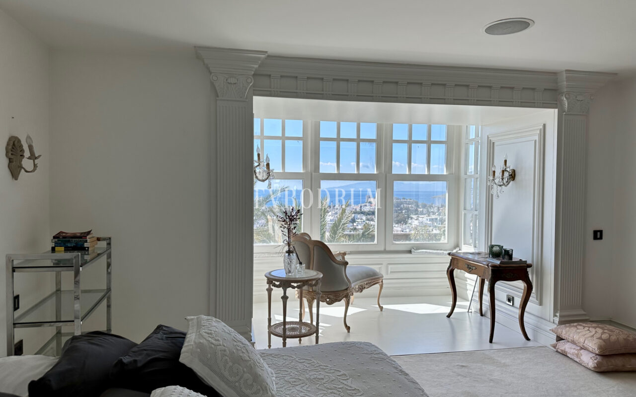 Zarif ve özel, havuzlu, manzaralı şehir evi