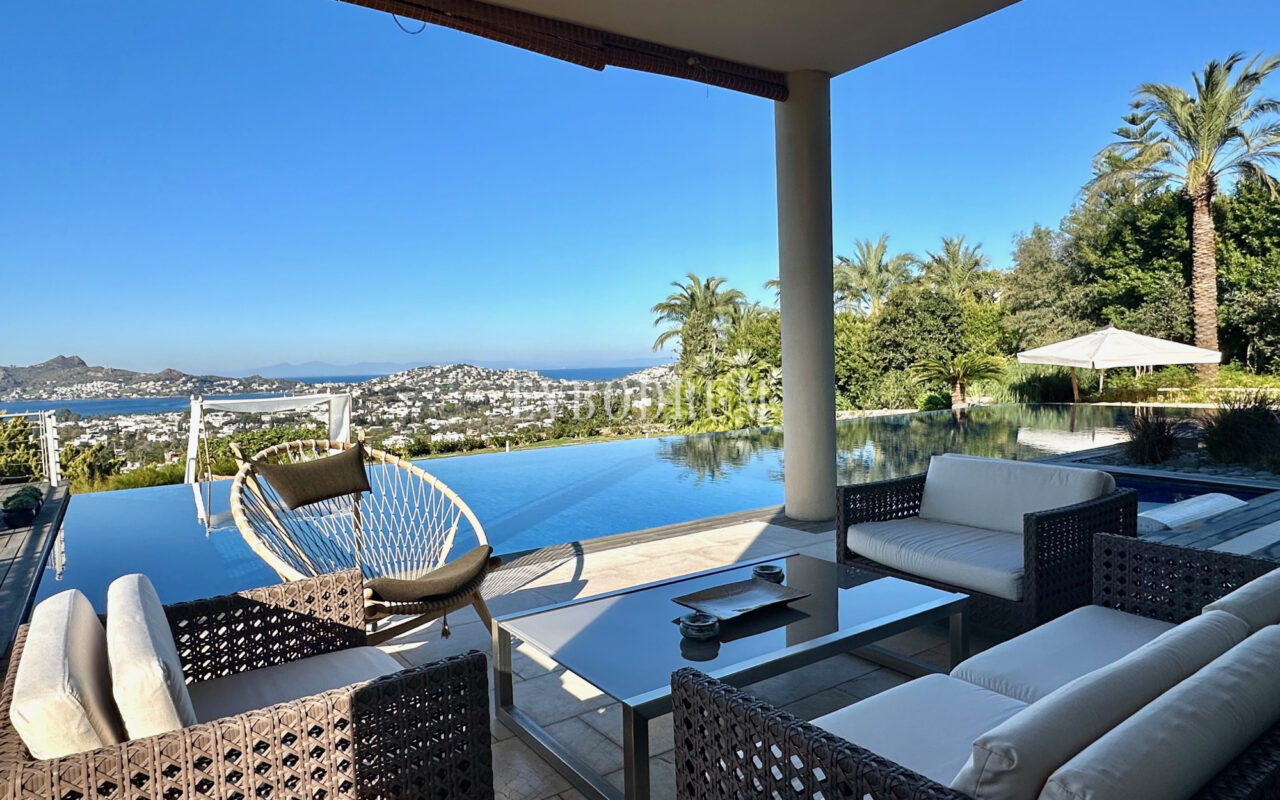 Yalıkavak Körfezi ve Marina Manzaralı Özel Villa