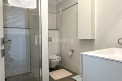 Bitez’de 2 Havuzlu, Misafir Evli Büyük Bahçeli Villa