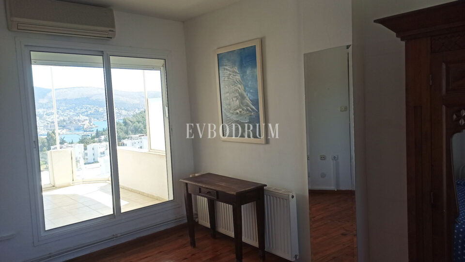 Merkezi lokasyonda, deniz manzaralı ikiz şehir evi – Görsel 6