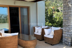 Denize Yürüme Mesafesinde Havuzlu Geniş Villa