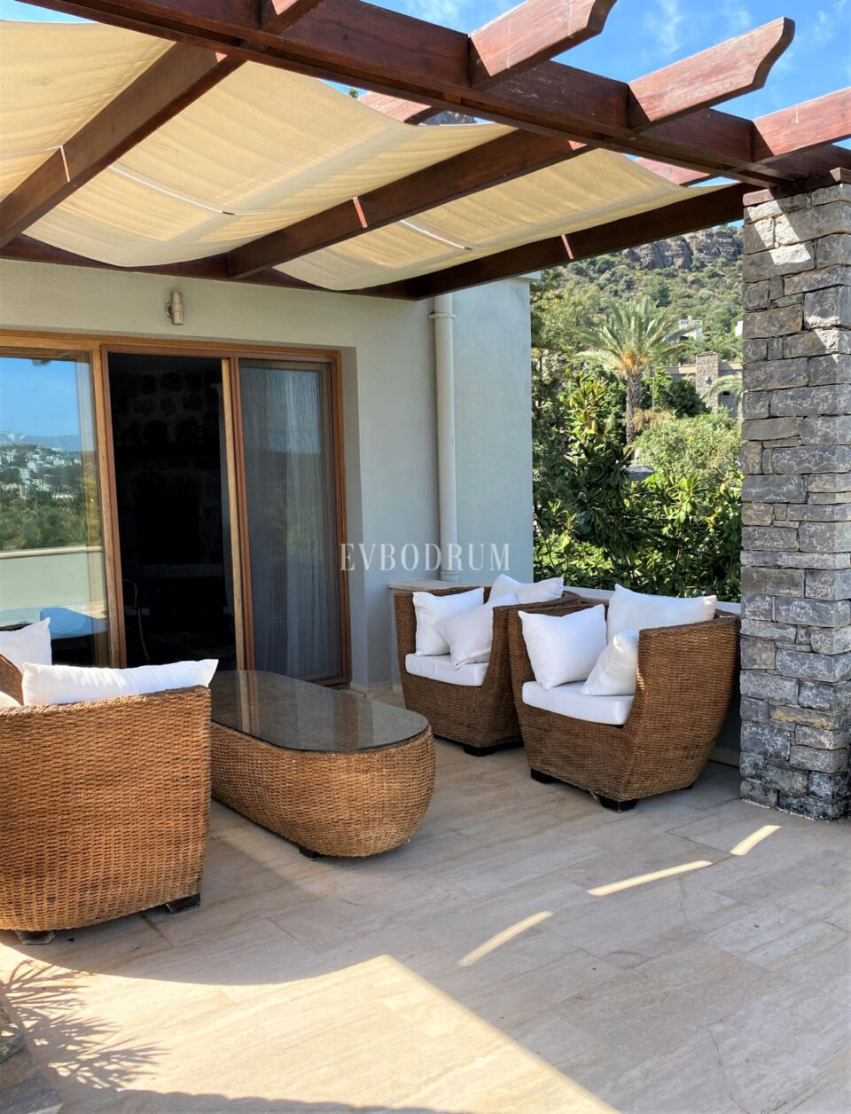 Denize Yürüme Mesafesinde Havuzlu Geniş Villa – Görsel 8