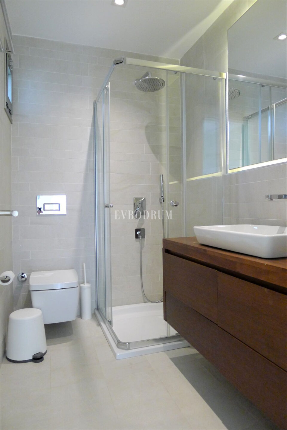 Havuzlu Yeni Villa, Sahile 5 Dakika Yürüme Mesafesinde, Haftalık Kiralık – Görsel 1