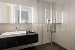 Yalıkavak'ta denize sıfır, özel iskeleli lüks villa