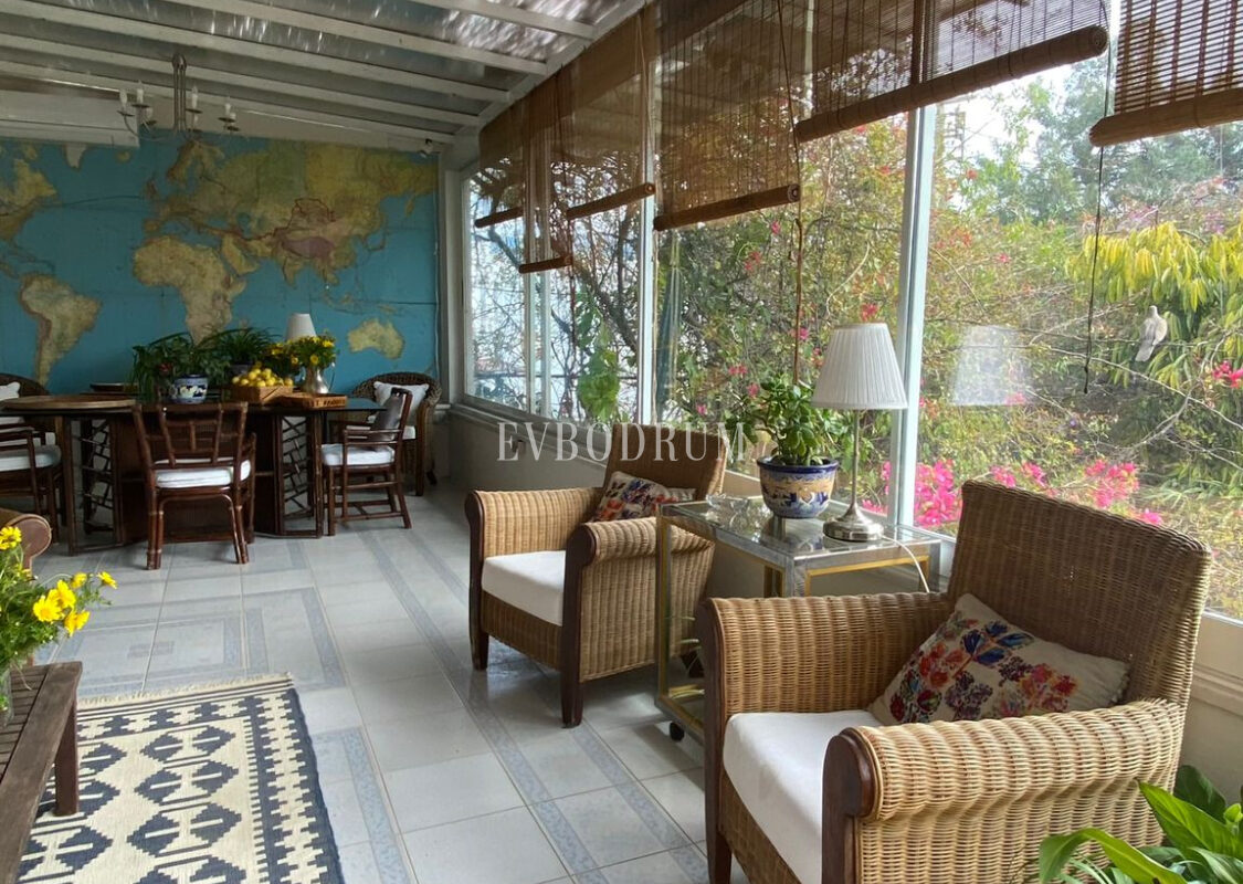 Bodrum, Yeniköy’de geniş, karakteristik kiralık daire