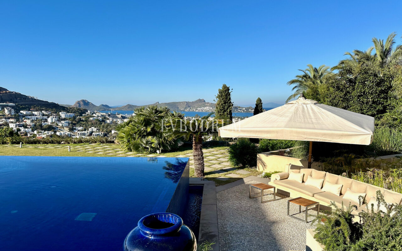 Yalıkavak Körfezi ve Marina Manzaralı Özel Villa