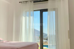 Gümüşlük'te bahçe içinde, havuzlu villa