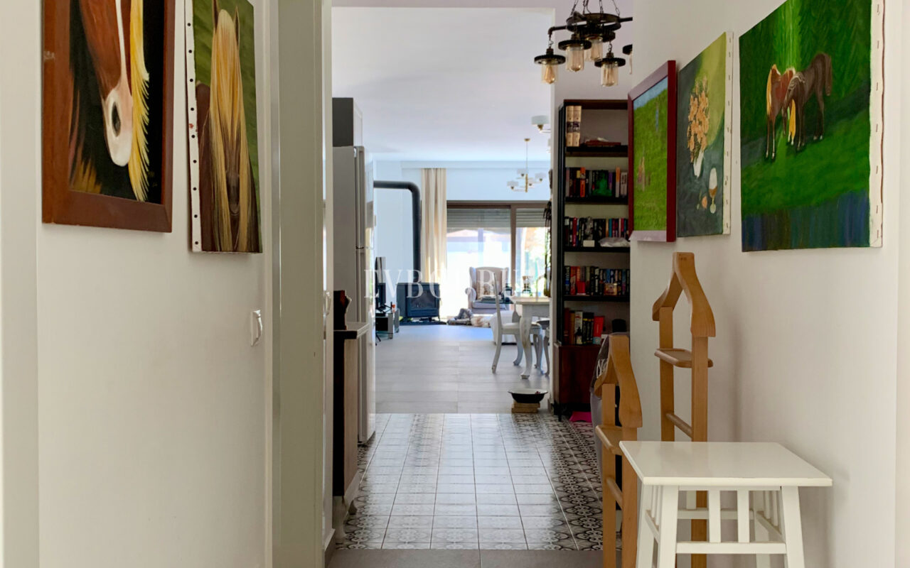 Yalıçiftlik’te tek katlı, bahçeli müstakil ev