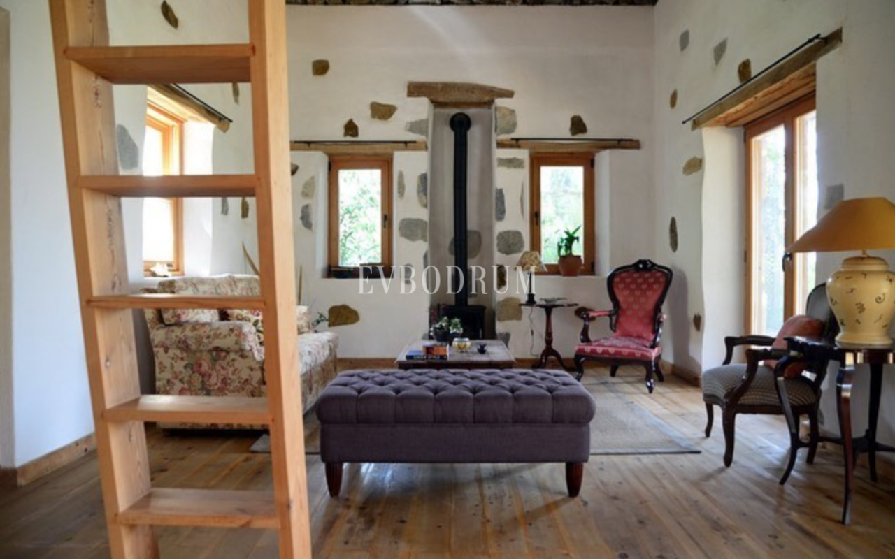 10.000 m2 Arsa İçinde 8 Bağımsız Taş Ev