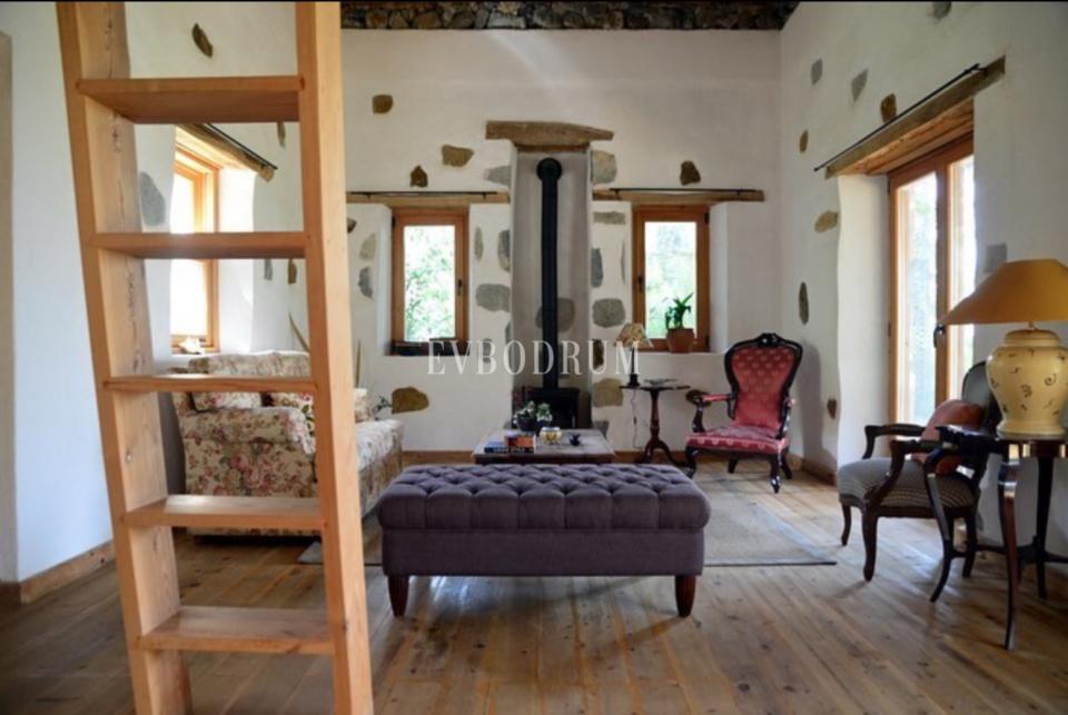 10.000 m2 Arsa İçinde 8 Bağımsız Taş Ev – Görsel 1