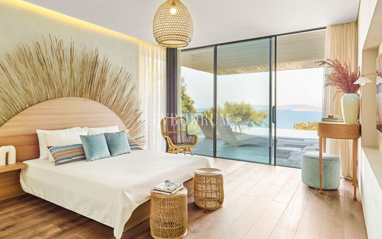 Özel Havuzlu ve Deniz Erişimli Yeni Villalar