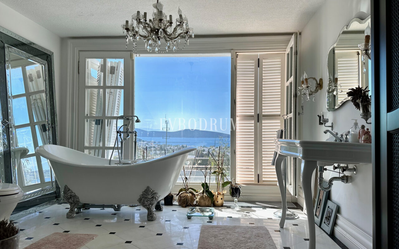 Zarif ve özel, havuzlu, manzaralı şehir evi