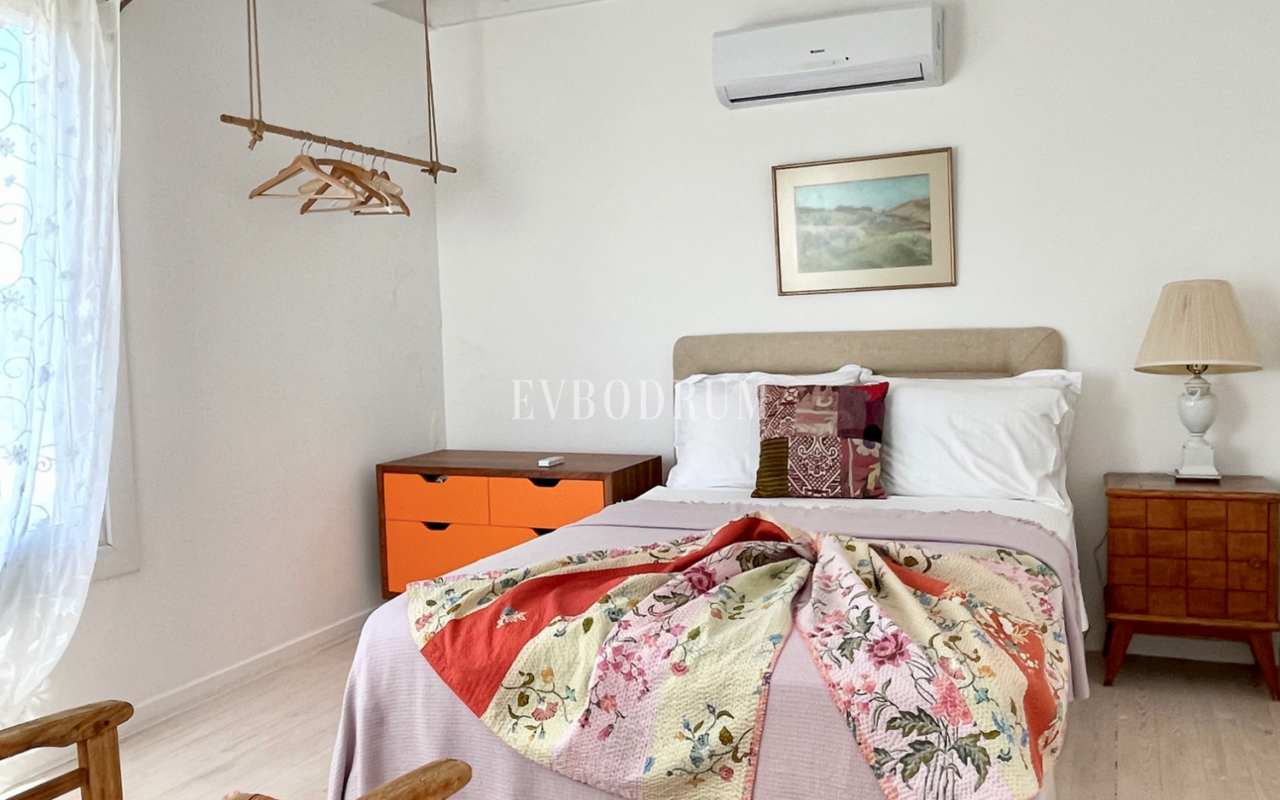 Yazlık kiralık villa, deniz manzarası ve özel havuz, 8 misafir