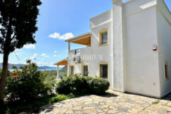 Yalikavak Küdür, önü kapanmaz deniz manzaralı 3 katlı villa