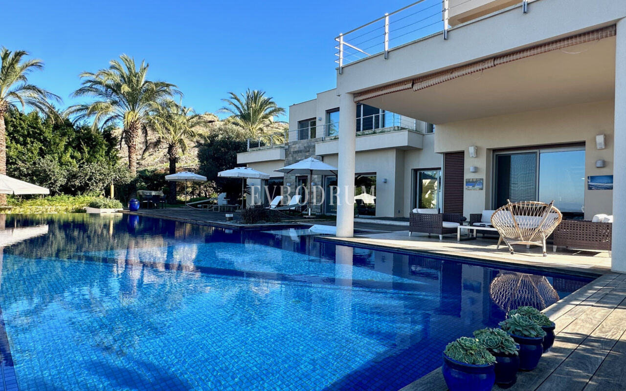 Yalıkavak Körfezi ve Marina Manzaralı Özel Villa