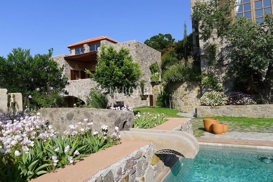 Özel havuzlu kiralık taş villa – Görsel 4