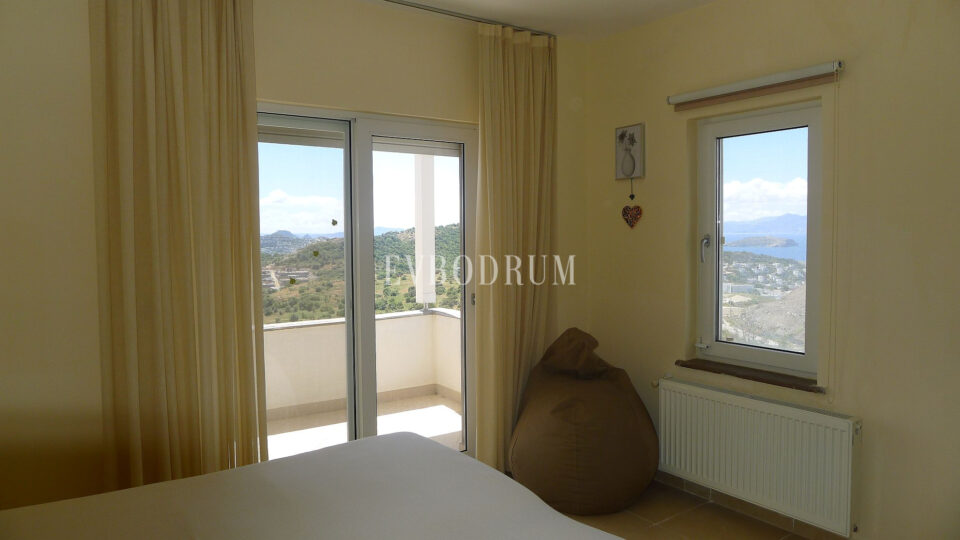 Einfamilienhaus mit Meerblick und Gemeinschaftspool