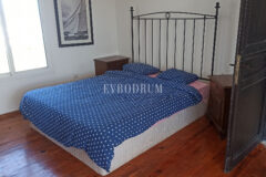 Merkezi lokasyonda, deniz manzaralı ikiz şehir evi