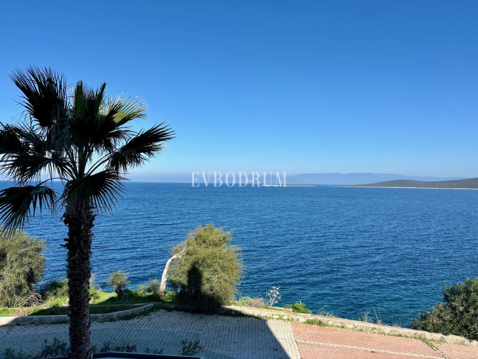 Ön sırada, havuzlu ve plaja erişimli yeni villa – Görsel 6