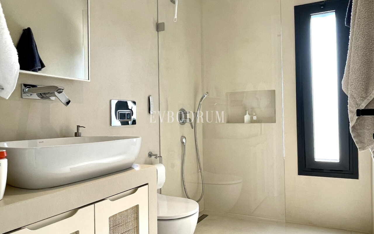 Yalikavak Merkez’de Modern Havuzlu Villa